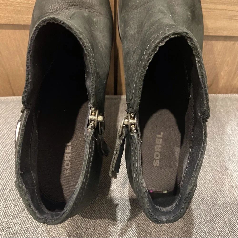 Sorel 'Lolla' Black Leather Zip Ankle Booties 9